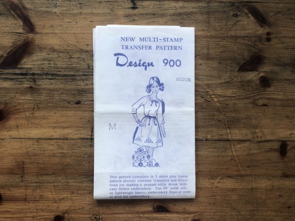 lw900_800 laura wheeler #900; circa 1968; m 14-16; bust 34-6"; peasant dress; paper sewing pattern - cover