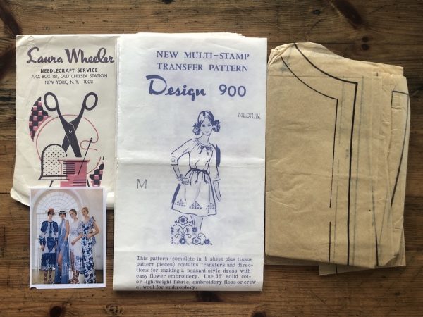 lw900d_800 laura wheeler #900; circa 1968; m 14-16; bust 34-6"; peasant dress; paper sewing pattern - all