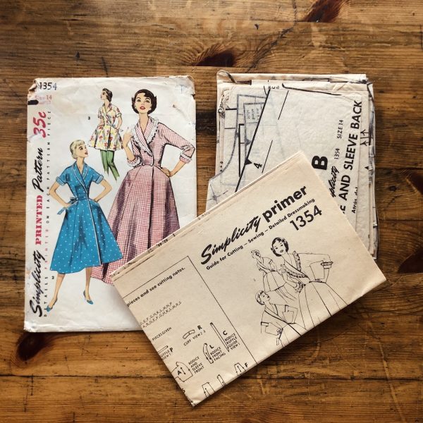 s1354 50s housecoat pattern
