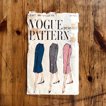 vogue 1607 pencil skirt pattern envelope front