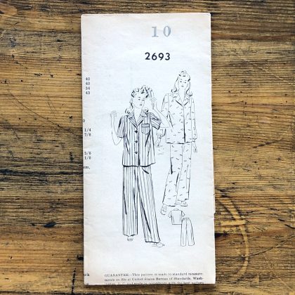 fashion service 2693; 1940-1949; jr 10; bust 28“: pajamas; paper sewing patterns - cover