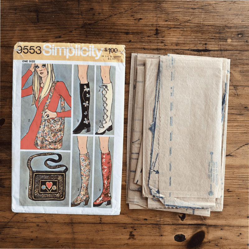 1971 70s hippie bag & spats pattern | simplicity #9553 paper sewing pattern pieces
