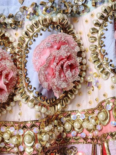textile embellishment beading schmückverzierung: beaded roses, sequins, metal decor detail by manish arora ss2015 via pinterest