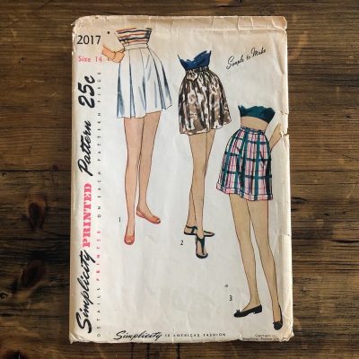 simplicity #2017;©1947; women 14; B32": original 40s flirty shorts paper sewing pattern | cover
