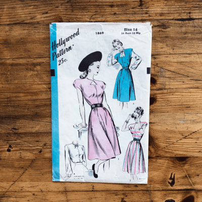 1947 blouse 40s keyhole dress pattern romantic paper sewing pattern cover hollywood #1869 bust 32"/81cm