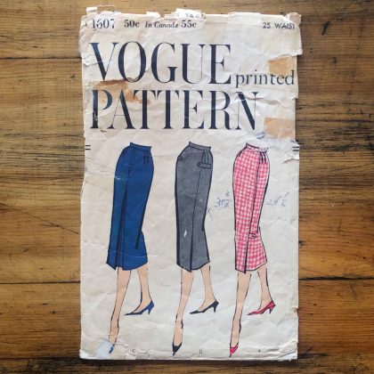 vogue 1607; 1956; woman 25; waist 25“; skirts; paper sewing pattern - cover