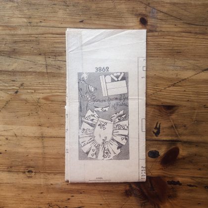 Chicago Tribune 3862 apron pattern style