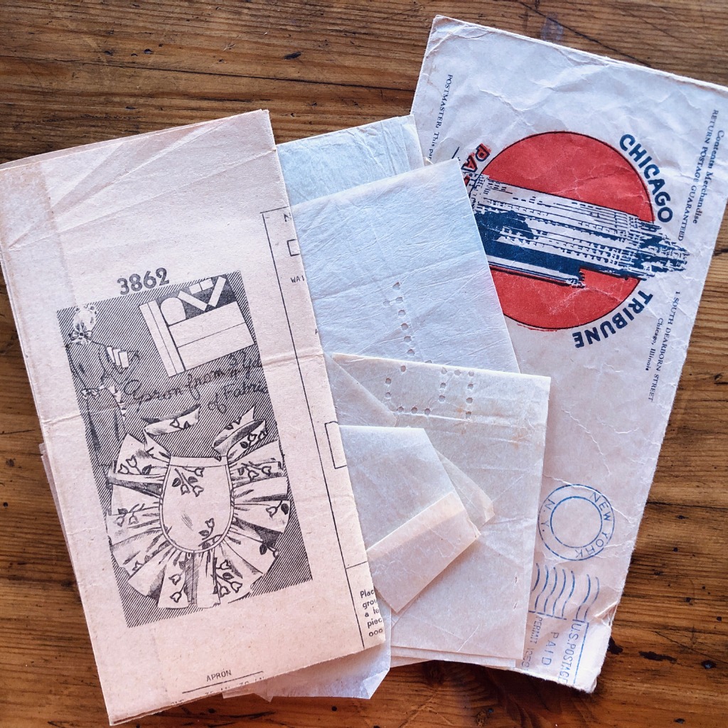 1946 Cocktail Apron Original 40s Houswife Chicago Tribune #3862 Paper Sewing Pattern - complete pattern